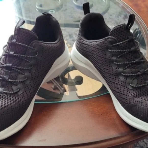 Men's Skechers size 9 - Picture 2 of 6